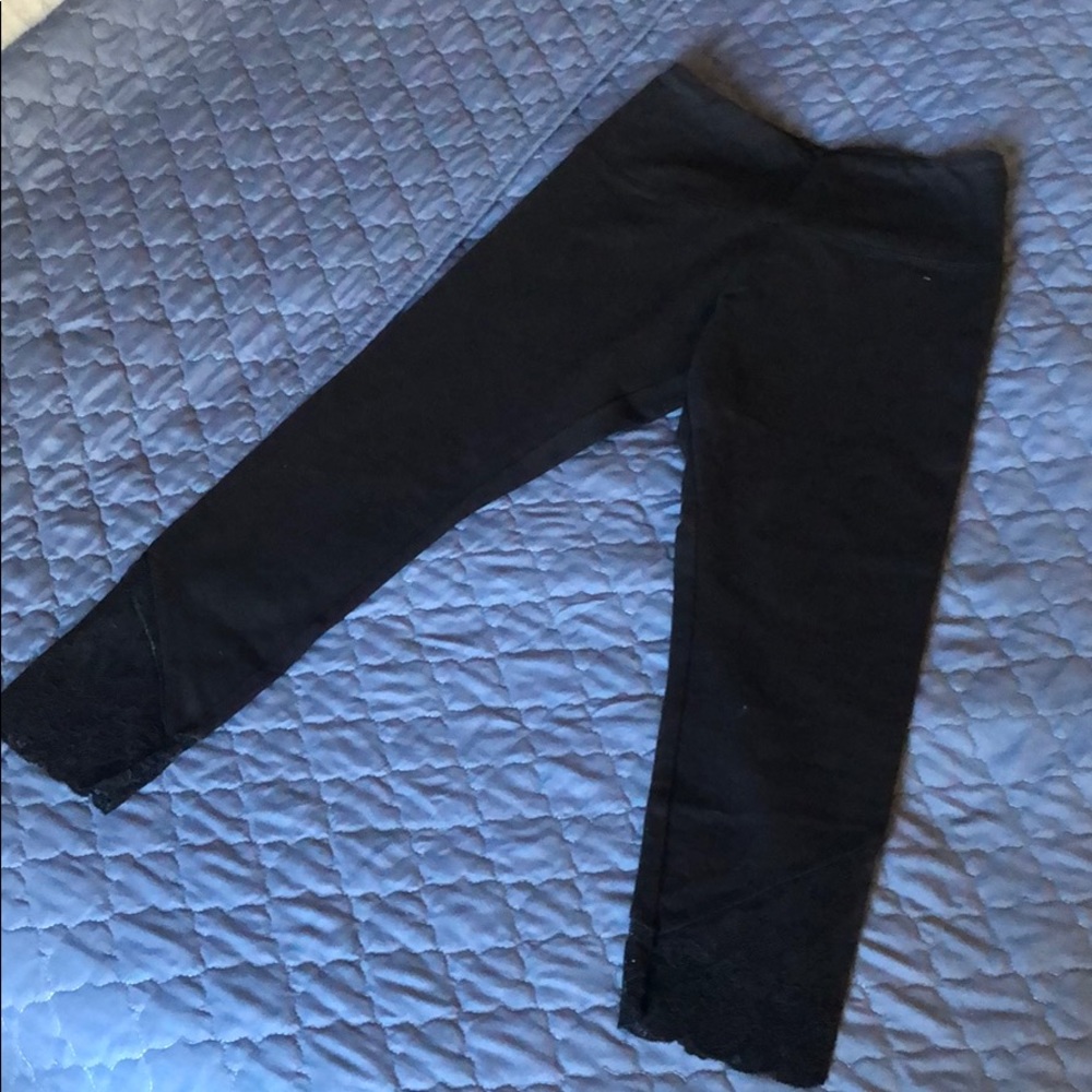 Ruby Ribbon Lace Capri